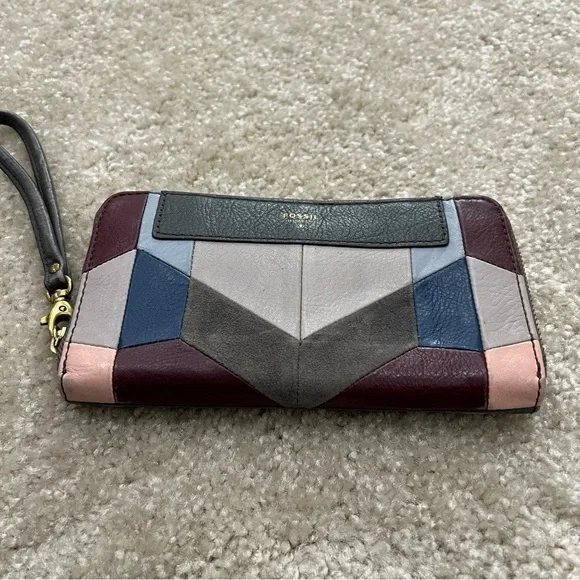 Fossil Leather Wallet Wristlet Geometric Multicolor Folding, Preowned condition - Picture 2 of 16